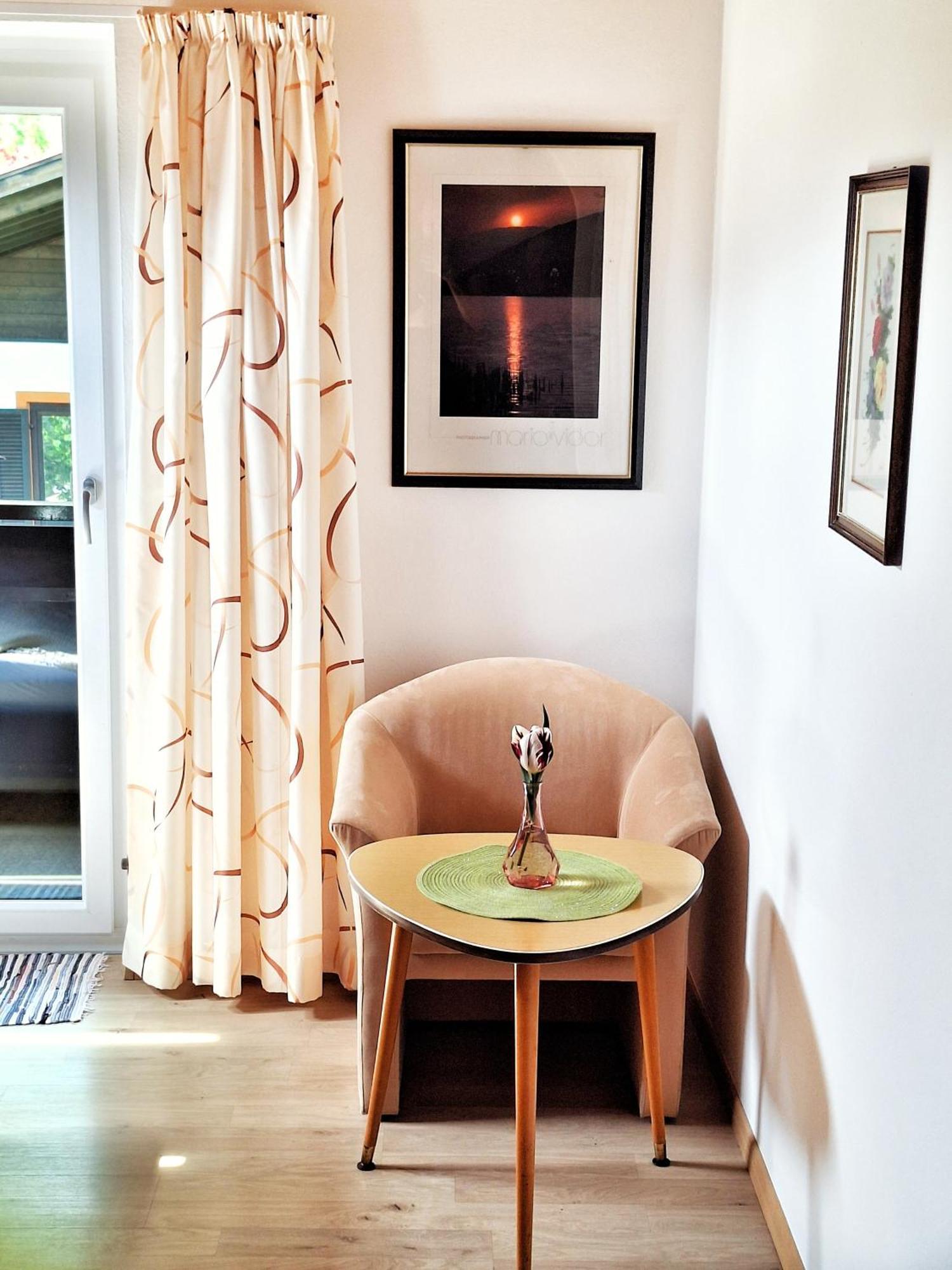 Cafe Rudi Living Bed & Breakfast Parcines Luaran gambar